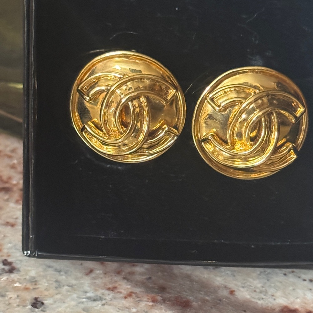 Authentic Vintage 18k Gold Chanel Earrings